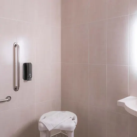 Troyes Magasins D'usine Hotel 3*