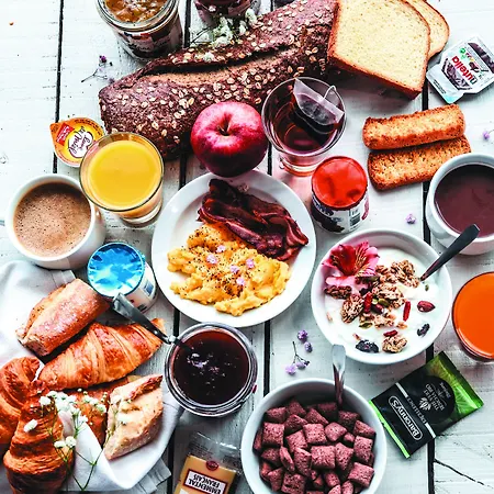 Troyes Magasins D'usine 호텔 3*