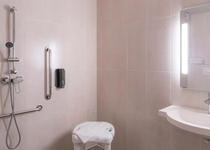 Troyes Magasins D'usine Hotel 3*