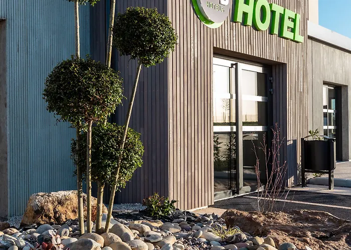 Troyes Magasins D'usine 3*