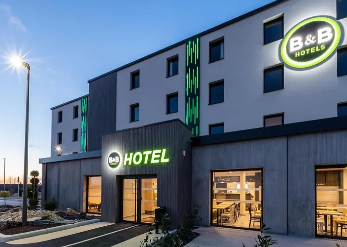 Troyes Magasins D'usine Hotel 3*